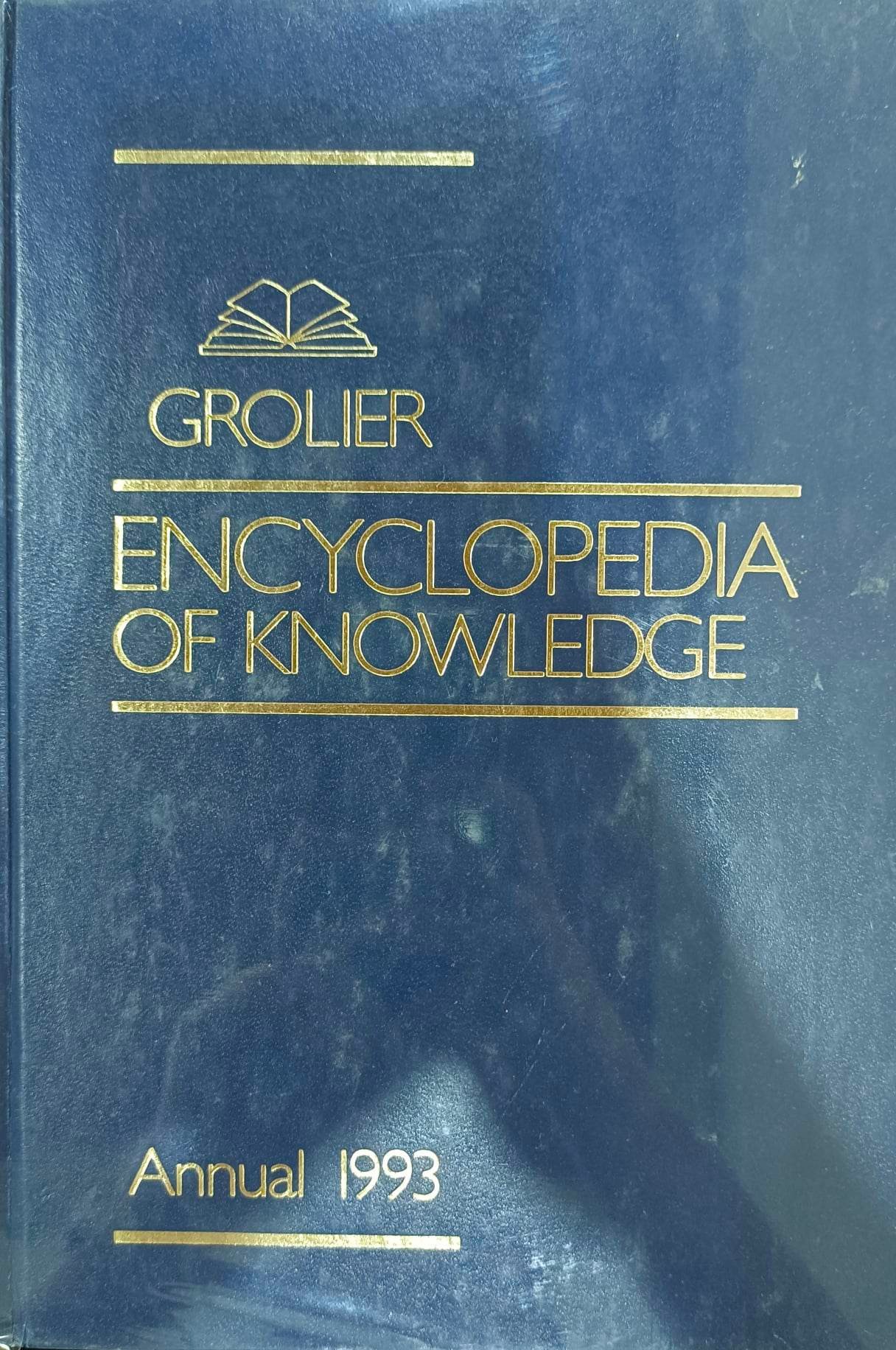 Book cover: Grolier encyclopedia of knowledge : annual 1993