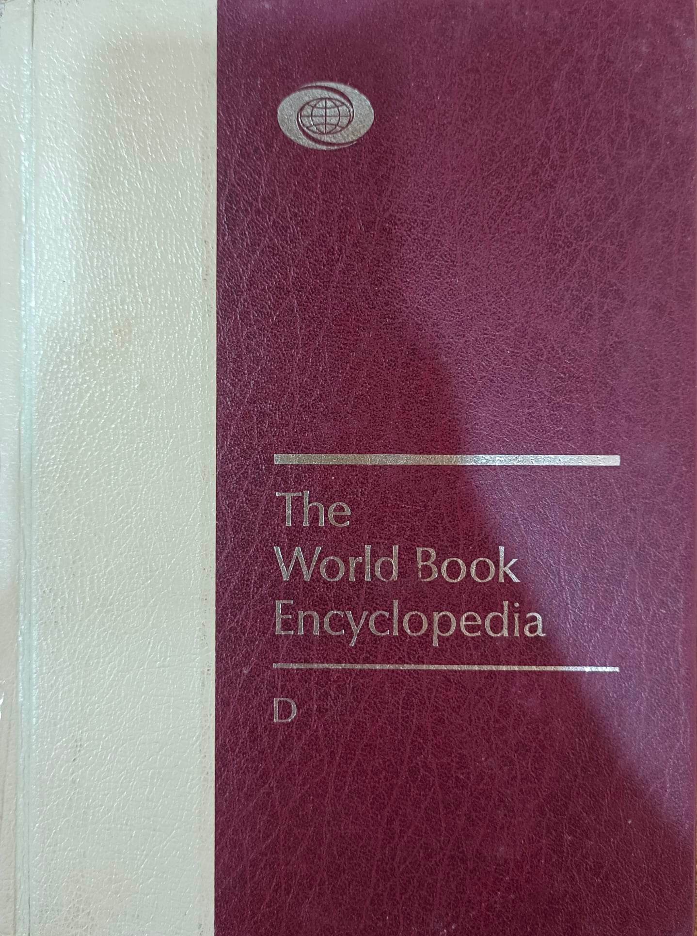Book cover: The World Book encyclopedia : d, volume 5